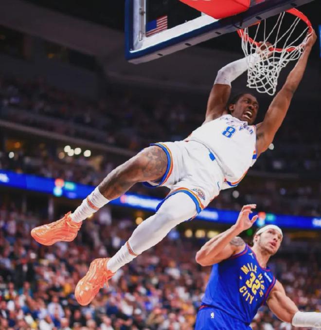 NBA 季后赛掘金主场迎战雷霆，系列赛激战正酣胜负关键在哪？