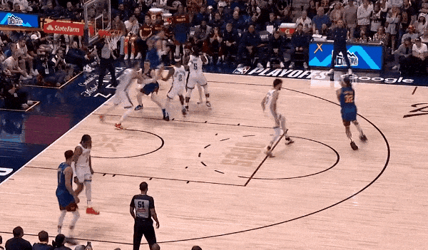 NBA 季后赛掘金主场迎战雷霆，系列赛激战正酣胜负关键在哪？