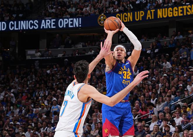 NBA历史级扣将阿隆·戈登完美转型，多次关键球拯救掘金