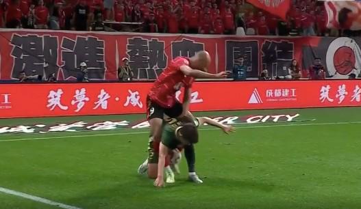 5月9日北京青年报：费利佩争议动作听证会结果及引发的争议