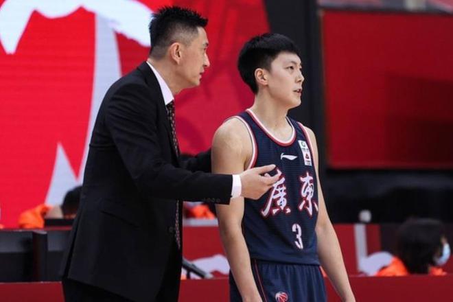 5月10日CBA总决赛阶段，广东队赛季完结，胡明轩积极训练获赞