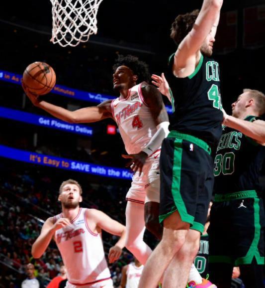 NBA 记者分析：范弗里特下赛季能否留队取决于这两点