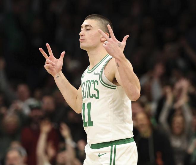 NBA 季后赛东部半决赛 G3：凯尔特人轻取尼克斯扳平总比分