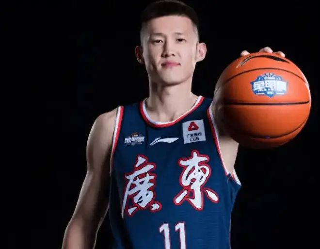 生涯首无缘季后赛，周鹏心态变，下家4选1，深圳留队冲冠难
