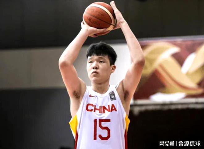 山东篮球传承：33岁陶汉林坚守一人一城，20岁杨瀚森扛起未来之星大旗