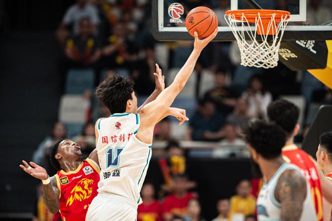 杨瀚森宣布参加NBA选秀：未满20岁中国男篮国手冲击美职篮的心路历程