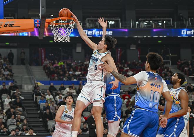 杨瀚森宣布参加NBA选秀：未满20岁中国男篮国手冲击美职篮的心路历程