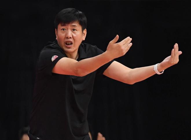 丁伟留任浙江队引热议：坚守还是摆烂？直播吧爆料下赛季教练安排
