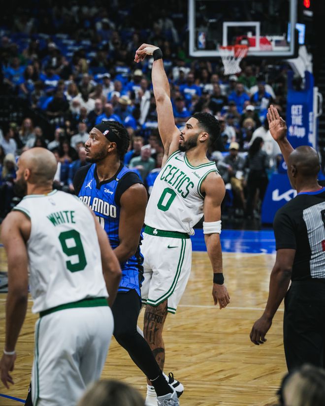 NBA季后赛魔术主场险胜凯尔特人 瓦格纳32分班凯罗29分助球队扳回一城