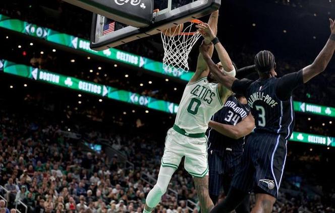 NBA季后赛魔术主场险胜凯尔特人 瓦格纳32分班凯罗29分助球队扳回一城