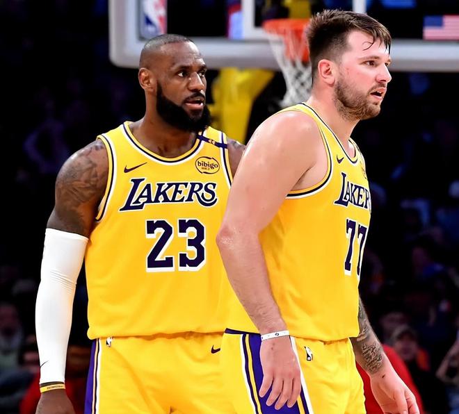 NBA季后赛湖人vs森林狼G3：华子关键表现助森林狼2-1领先湖人