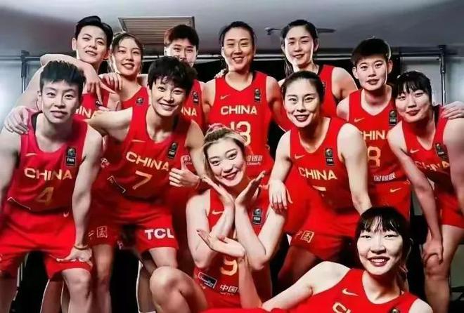 宫鲁鸣提出女篮新要求：爱国第一，万次投篮计划重塑团队精神