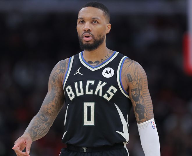 NBA季后赛：雄鹿队主场大胜步行者队，关键内线攻防扭转战局