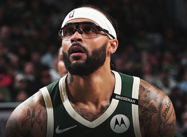 NBA季后赛：雄鹿队主场大胜步行者队，关键内线攻防扭转战局