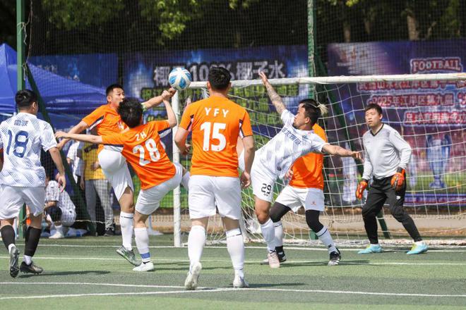 2025江岸区第九届大江金岸杯足球赛盛大开幕 30支队伍700健儿绿茵竞逐
