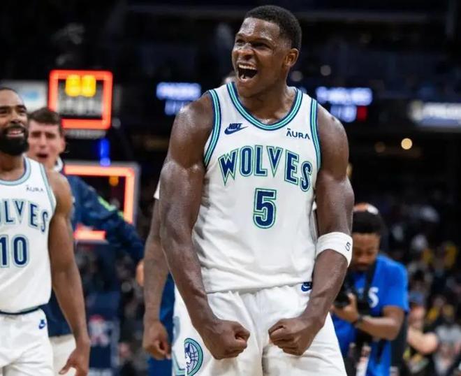 NBA季后赛湖人vs森林狼G3：詹姆斯爆发助湖人逆转 系列赛悬念再起