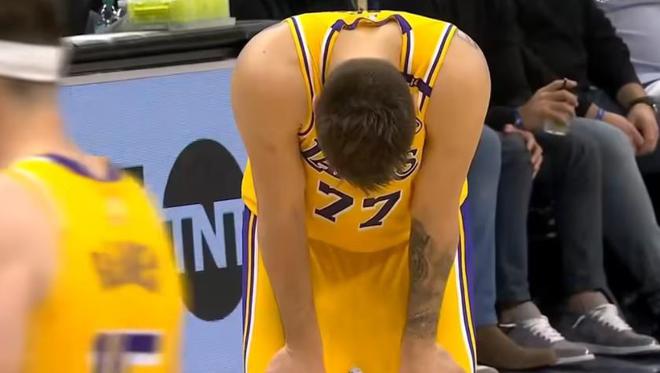 NBA季后赛湖人vs森林狼G3：詹姆斯爆发助湖人逆转 系列赛悬念再起