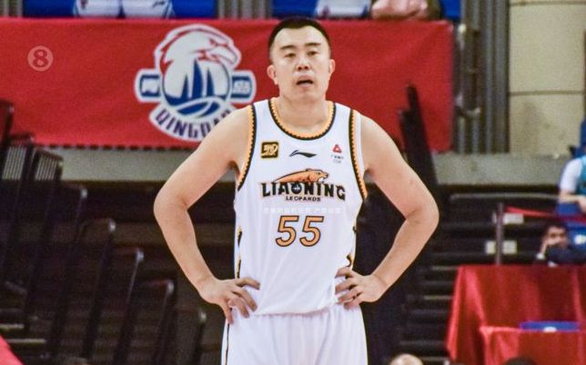 辽宁男篮韩德君伤情未明，半决赛对阵广厦内线压力大
