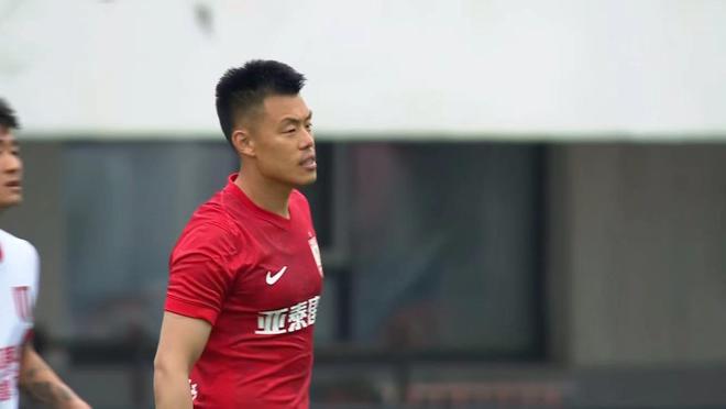 谢晖压着打陷入保级区，徐正源春风得意成都蓉城高歌猛进
