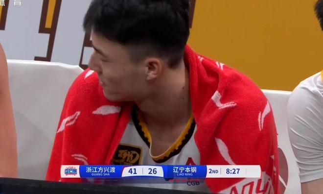 CBA半决赛G1：浙江广厦力克辽宁男篮，孙铭徽与鄢手骐冲突引关注