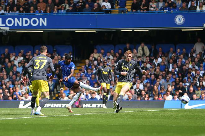 英超欧冠席位争夺激烈：切尔西1-0小胜埃弗顿，雅克松制胜球助蓝军关键3分