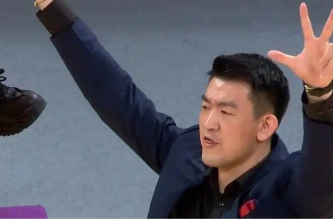 2025年CBA四强赛：广厦半场59-37狂胜辽宁，孙铭徽朱俊龙领衔多点开花