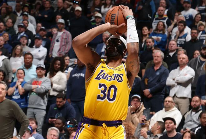 NBA季后赛森林狼116-104胜湖人，系列赛2-1领先，湖人替补古德温表现低迷