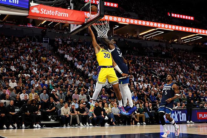 NBA季后赛森林狼116-104胜湖人，系列赛2-1领先，湖人替补古德温表现低迷