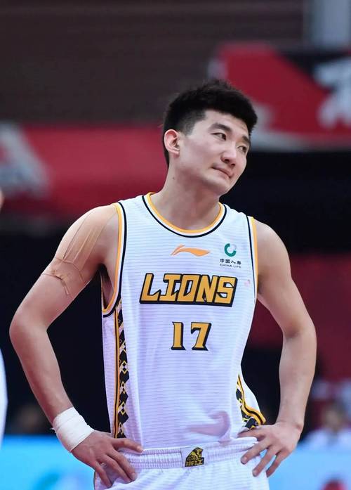 CBA季后赛半决赛：浙江广厦主场109-90大胜辽宁，孙铭徽崴脚伤退