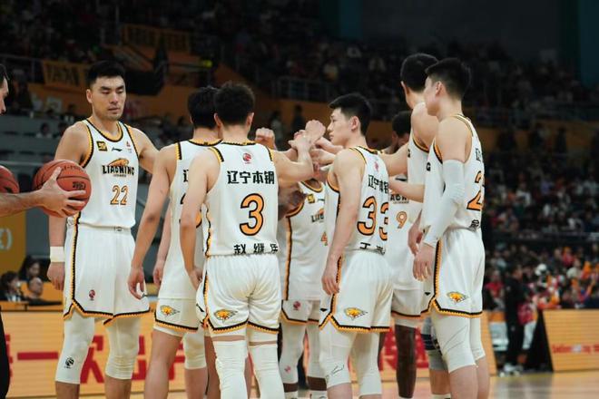 2025CBA半决赛G1：浙江广厦大胜辽宁男篮22分，战术完胜引热议