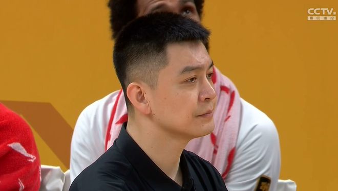 辽宁男篮半决赛首战失利，杨鸣反思球队表现与挑战