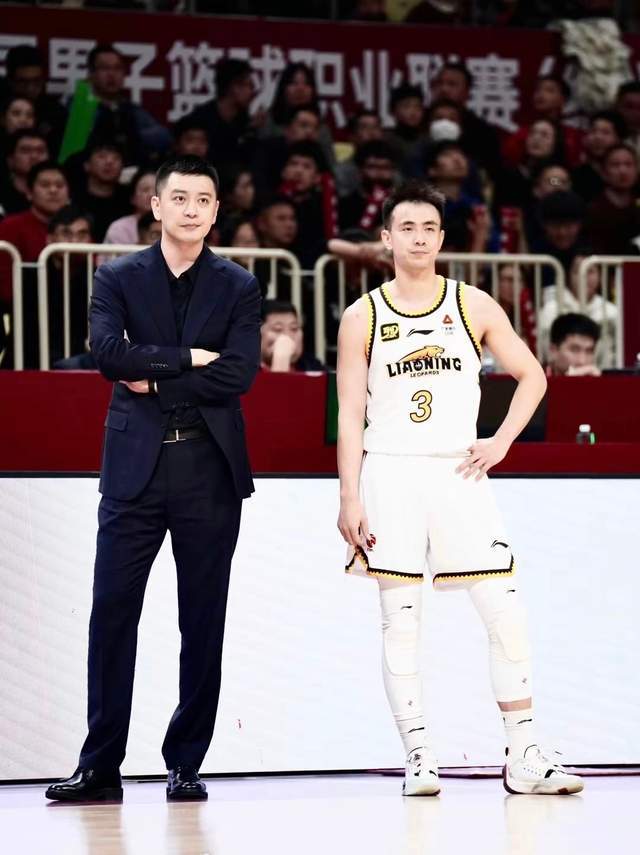 CBA季后赛辽宁0-1落后广厦，杨鸣赛后淡定谈心态与战术调整