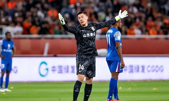 山东泰山0比1负上海申花：王彤带伤首发暴露球队伤病困境