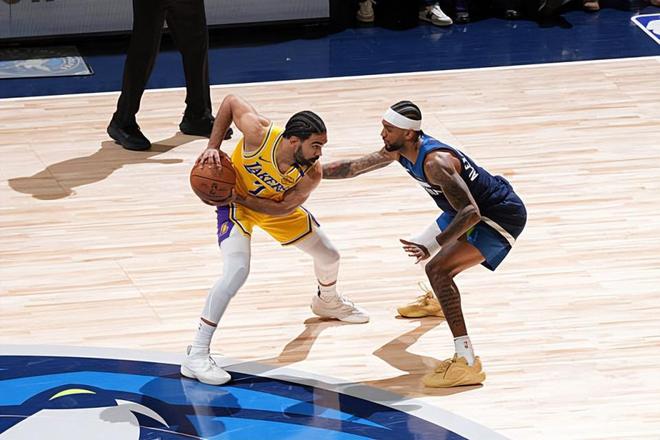 NBA季后赛森林狼116-104胜湖人 文森特表现中规中矩 湖人面临系列赛危机