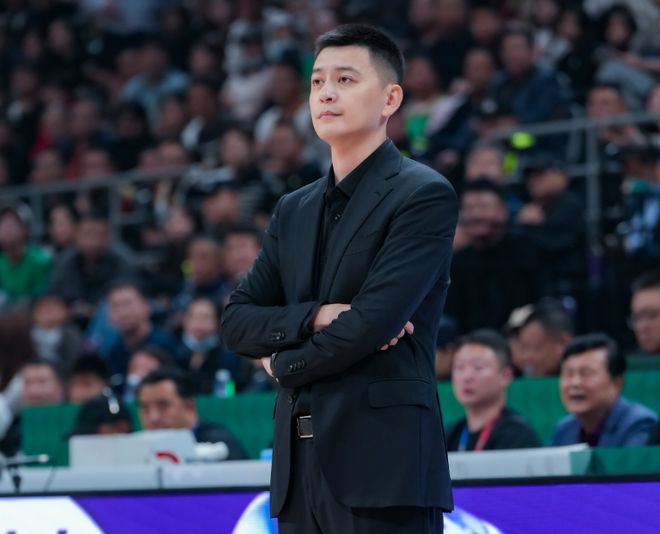 CBA季后赛半决赛G1：广厦主场109-90大胜辽宁，内线问题凸显韩德君无力回天