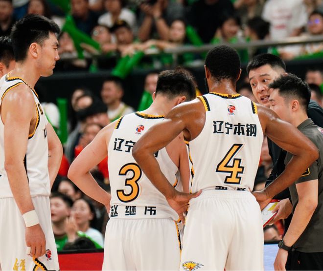 CBA季后赛半决赛G1：广厦主场109-90大胜辽宁，内线问题凸显韩德君无力回天