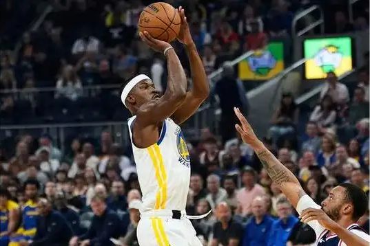 NBA西部季后赛G3勇士vs火箭：巴特勒复出成焦点，勇士胜率57.5%领先
