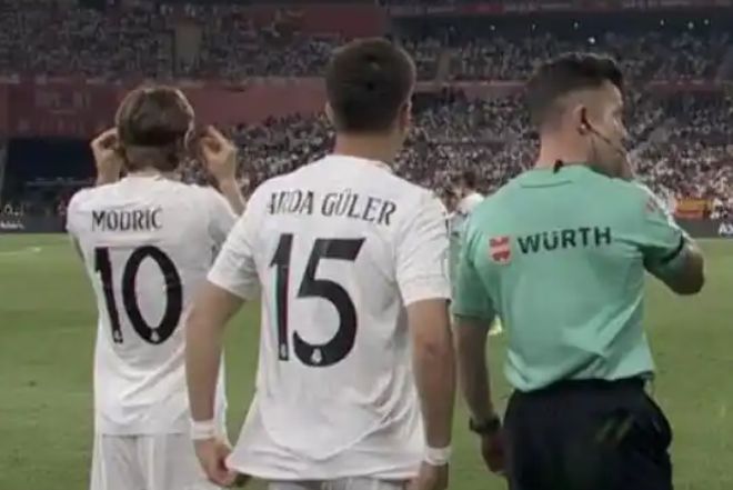 巴萨3-2绝杀皇马夺国王杯 孔德加时贴地斩魔笛失误送助攻