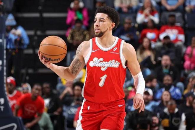 NBA季后赛：雷霆vs灰熊G4战况激烈 莫兰特缺阵灰熊残阵难敌雷霆
