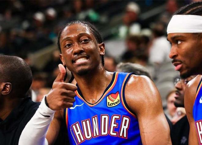 NBA季后赛：雷霆vs灰熊G4战况激烈 莫兰特缺阵灰熊残阵难敌雷霆