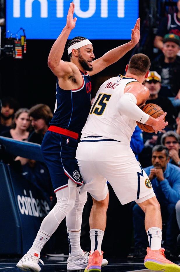 NBA季后赛G4：掘金101-99险胜快船，约基奇带队生死战扳平比分