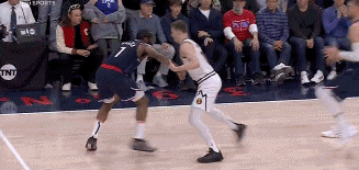 NBA季后赛G4：掘金101-99险胜快船，约基奇带队生死战扳平比分