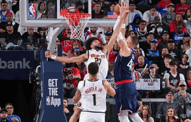 NBA季后赛西部焦点战：快船vs掘金G4前瞻，约基奇与主帅争执后球队氛围紧张