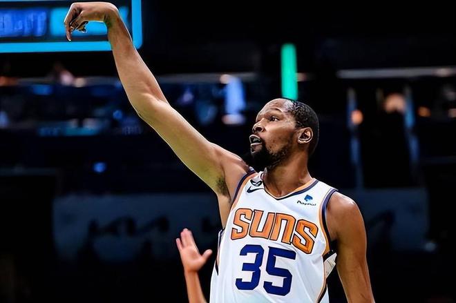 现役无需再证明自己的NBA传奇球员：詹姆斯库里领衔六人名单