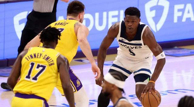 NBA季后赛森林狼2-1领先湖人，东契奇带病出战状态不佳，詹姆斯38分难救主