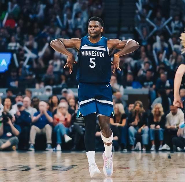 NBA季后赛森林狼2-1领先湖人，东契奇带病出战状态不佳，詹姆斯38分难救主