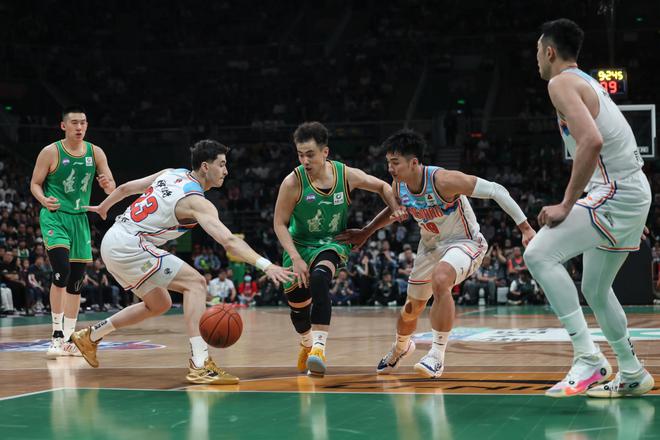 辽宁队90-109惨败广厦队，杨鸣王朝崩塌原因深度解析