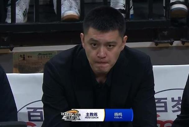 辽篮半决赛首战惨败广厦队，杨鸣承诺第二场将做出改变