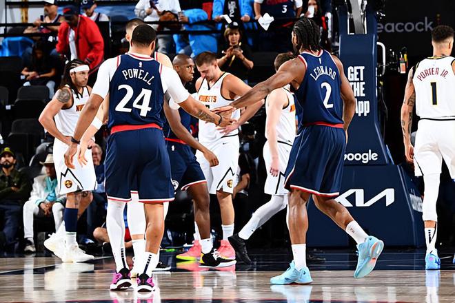 NBA 季后赛掘金险胜快船扳平总比分，鲍威尔表现可圈可点