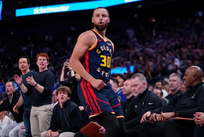 4月27日NBA季后赛首轮火勇大战G3：库里狂砍36分率队逆转火箭